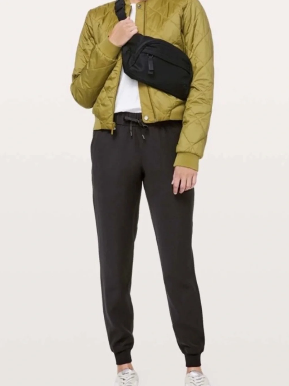 Lululemon On The Fly Jogger Black Size 2 28” inseam
